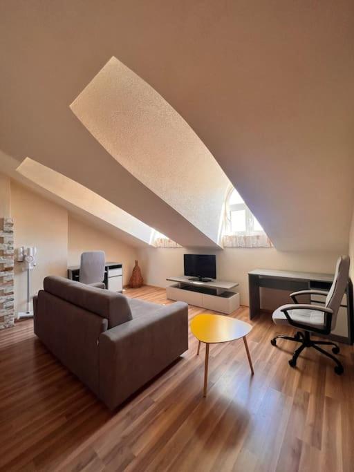 Apartment Marron Matou Budva
